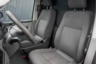 Volkswagen Transporter 2010 - T5 2.0 TDI L1H1 | 140 PK | Airco | Trekhaak bild 12