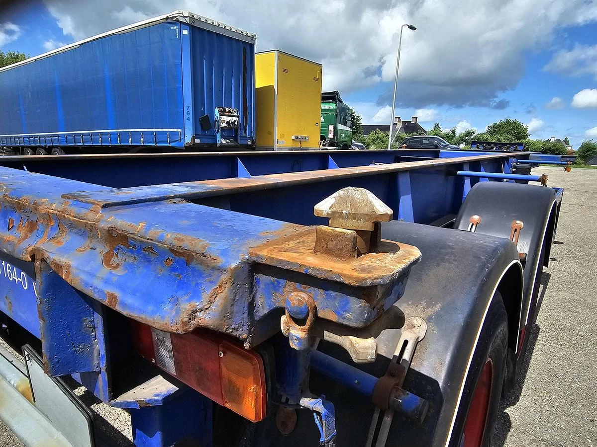 MKF METALLBAU CS 20 -20 FOOT- CONTAINER CHASSIS -HEAVY DUTY- BPW DRUM -STEEL SUSPENSION- GOOD QUALITY. 2006 obrázek 17