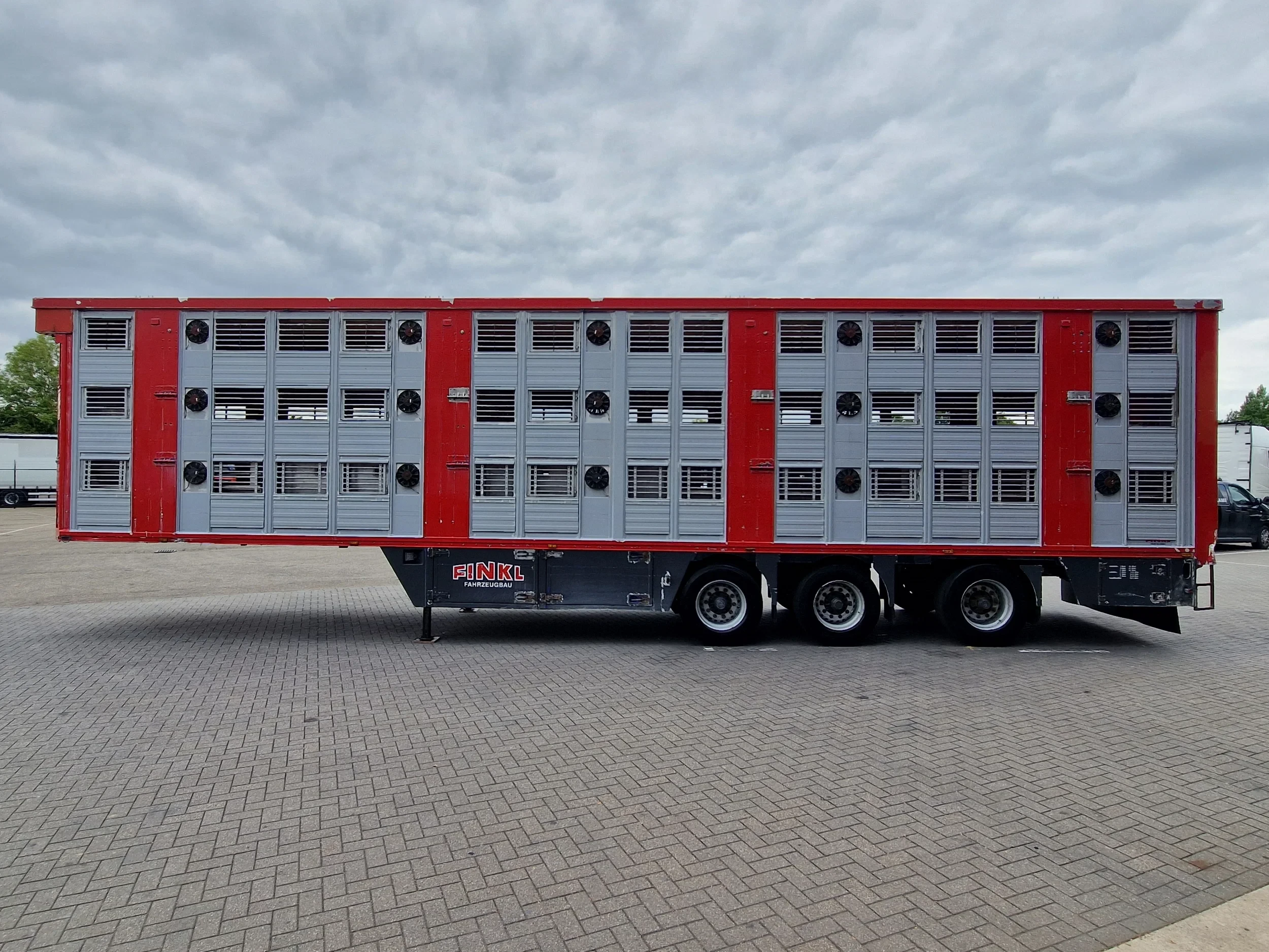 Finkl 2006 - 3 deck - lift- water - vans - steering axle afbeelding 15