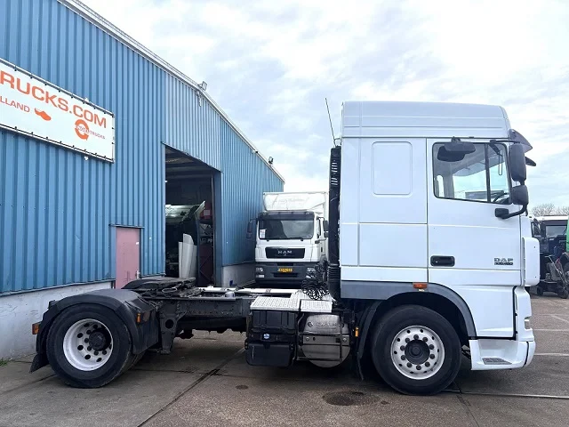 DAF XF 105.460 2011 - SPACECAB 4x2 (EURO 5 / AS-TRONIC / ZF-INTARDER / ADR-VLG / P.T.O.) zdjęcie 4