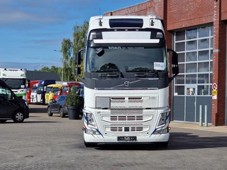 Volvo FH 2019 - 13.500 Globetrotter XL 6x2 - Full air - Leather - 3.20 WB - Navi afbeelding 2 miniatuur
