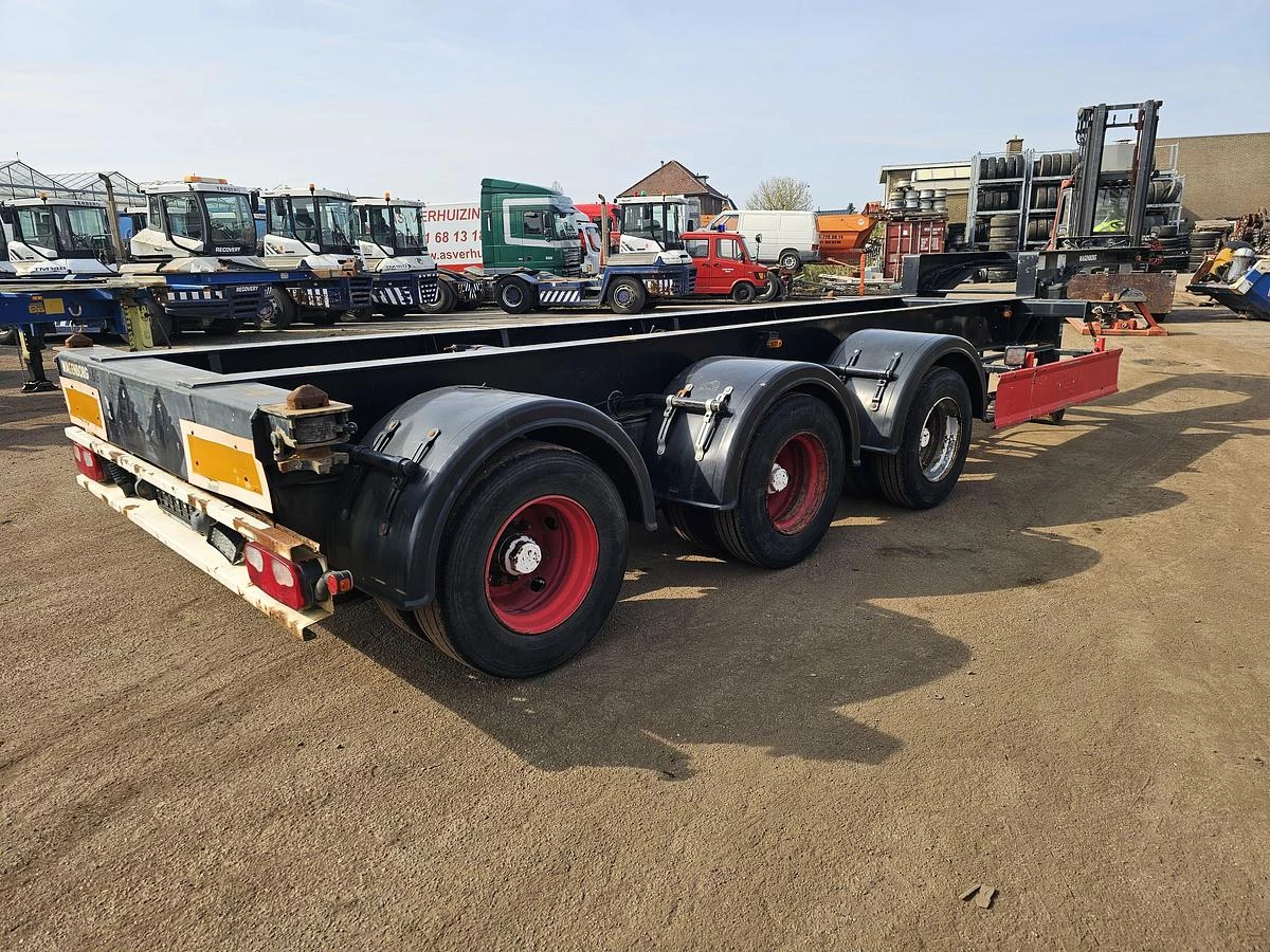 Fliegl SDS 350| LOWLOADER 20 FOOT CONTAINER CHASSIS | BPW DRUM. 2005 image 2