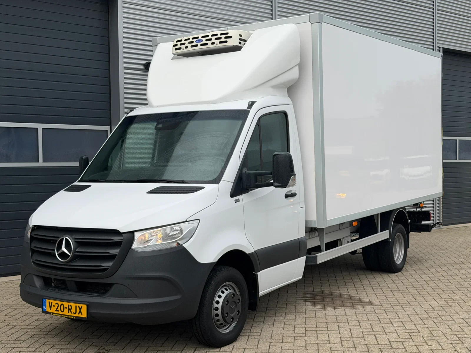 Mercedes-Benz Sprinter 2024 - 517CDI Bakwagen Koelwagen Airco Cruisecontrol AppleCarplay N1 afbeelding 1
