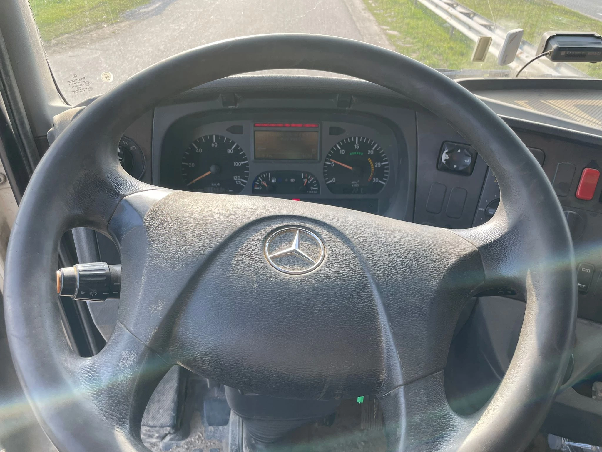 Mercedes-Benz Axor 1829 13.500L Fuel Truck 2007 imagem 16