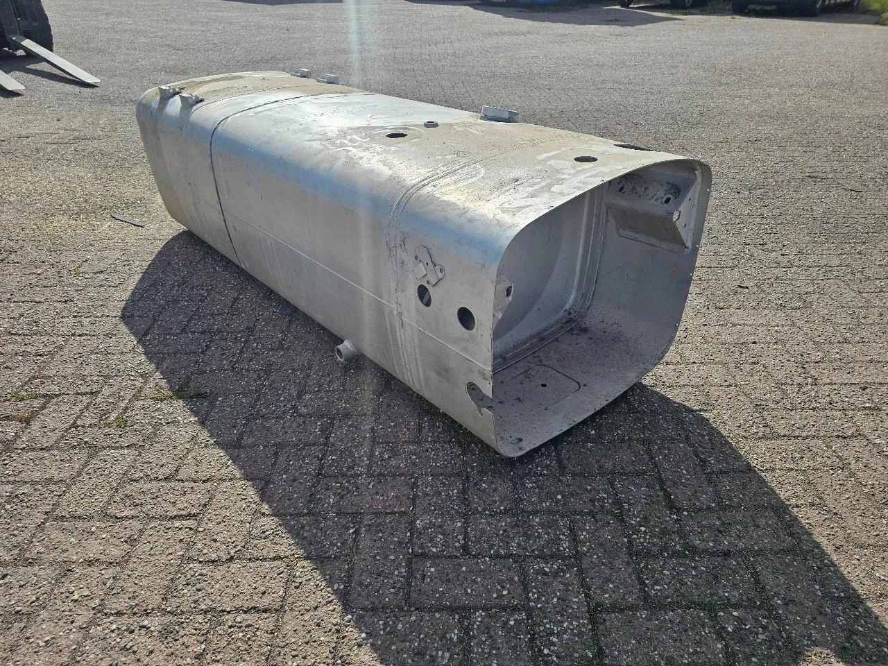 MAN Fuel tank 595 Liter Bild 5