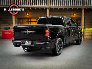 Dodge Ram 1500 2024 - 3.0 Hurricane Premium Laramie Night, obrazek 9