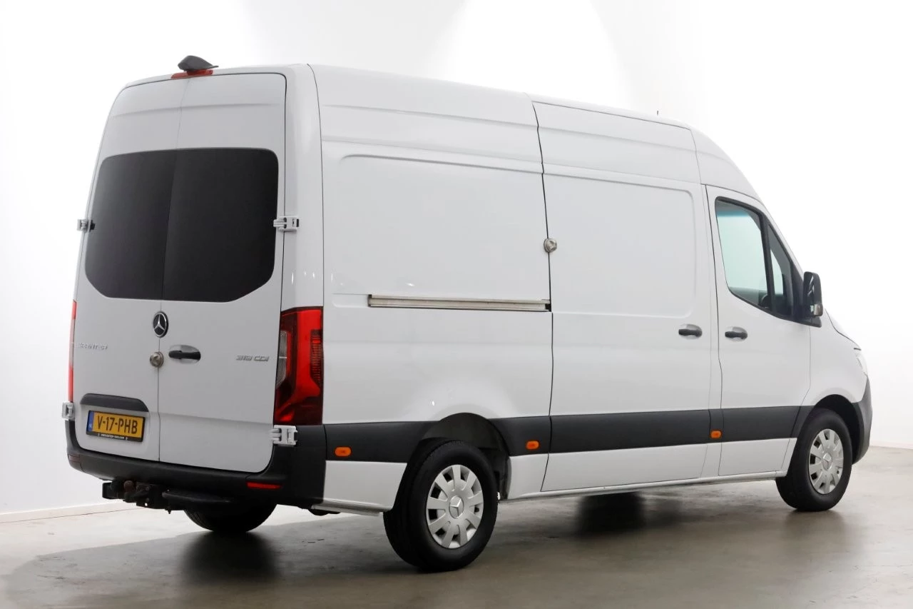 Mercedes-Benz Sprinter 2019 - 319 CDI 3.0 V6 190pk E6 L2H2 7G Automaat LED/Camera/Trekhaak 3500kg 02-2019 Bild 2