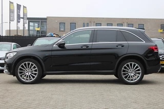 Mercedes-Benz GLC 2020 - 300e 4MATIC AMG Line LEDER SFEER CARPLAY CAMERA 20'' imagen 8