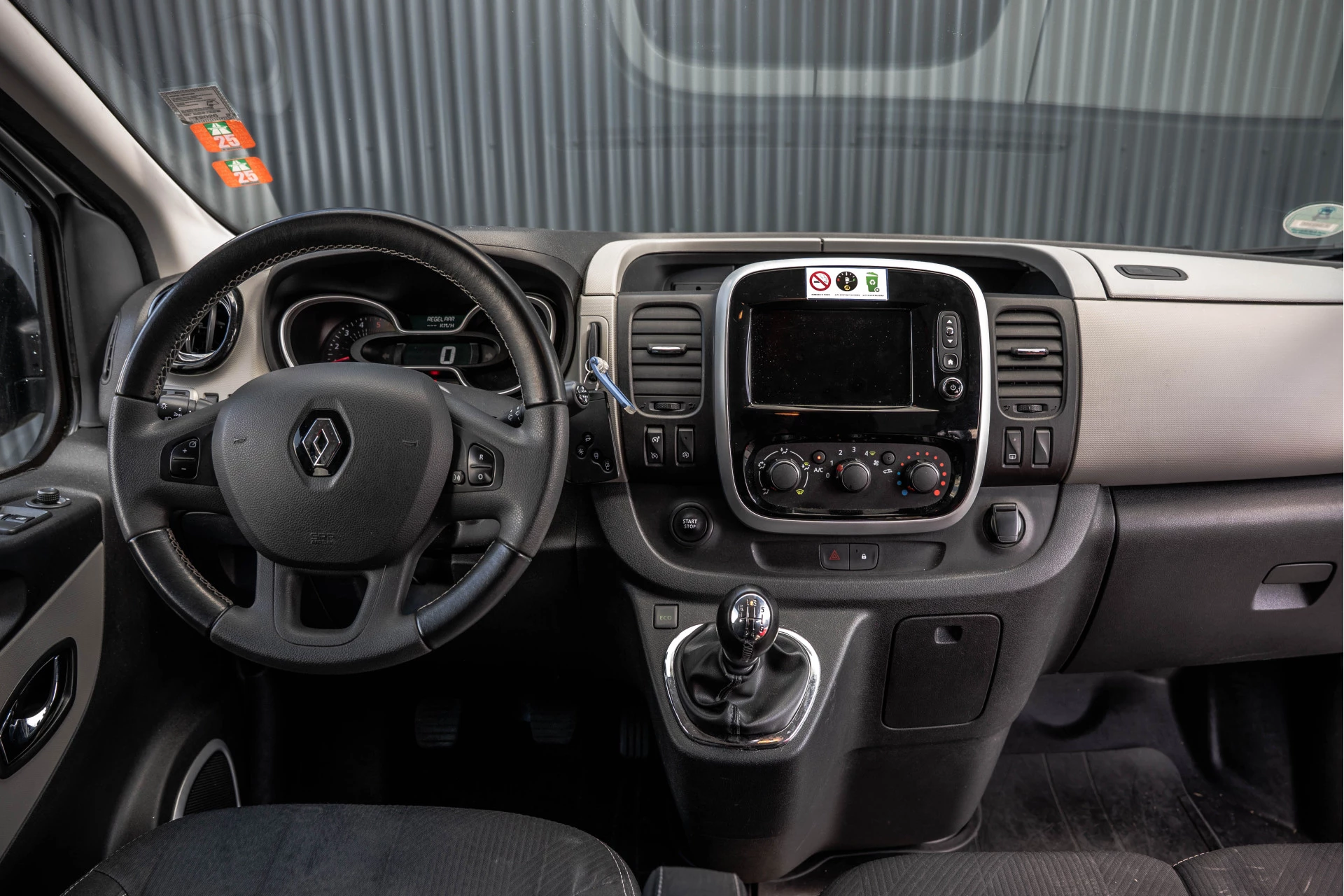 Renault Trafic 2018 - Passenger **1.6dCi 9-Pers L2H1 | Incl. BPM, BTW vrij | R-Link | Navi | Airco | Cruise | PDC | MF Stuur | Start / Stop** zdjęcie 22