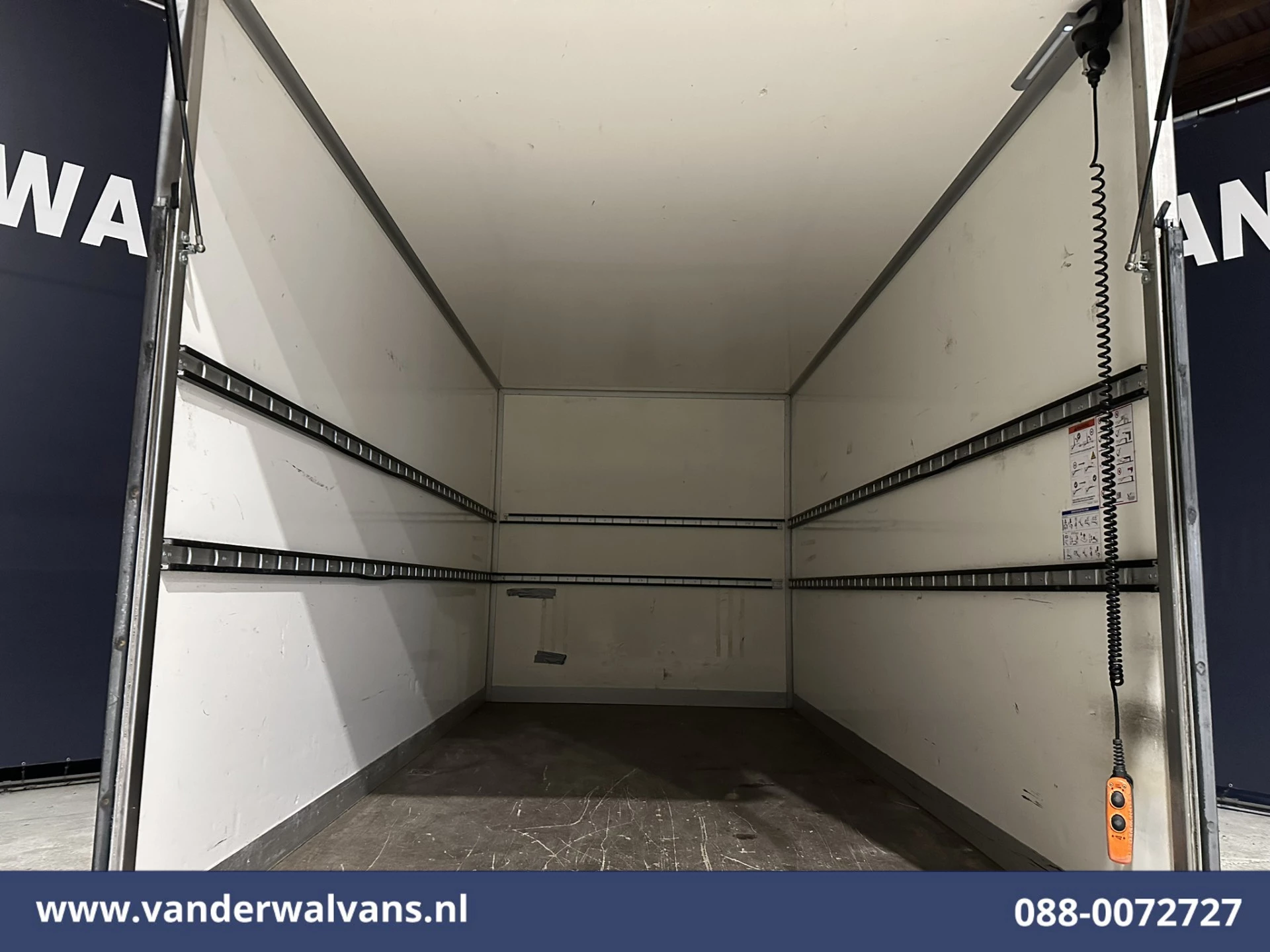 Ford Transit 2022 - 2.0 TDCI 131pk Bakwagen Laadklep Euro6 Airco | 1040kg laadvermogen | Cruisecontrol | Verwarmde voorruit image 12