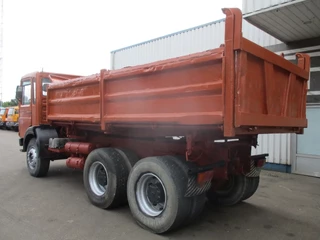 MAN 26.321 1980 - 6x4 , 3 way tipper , ZF Manual , Spring suspension bild 5