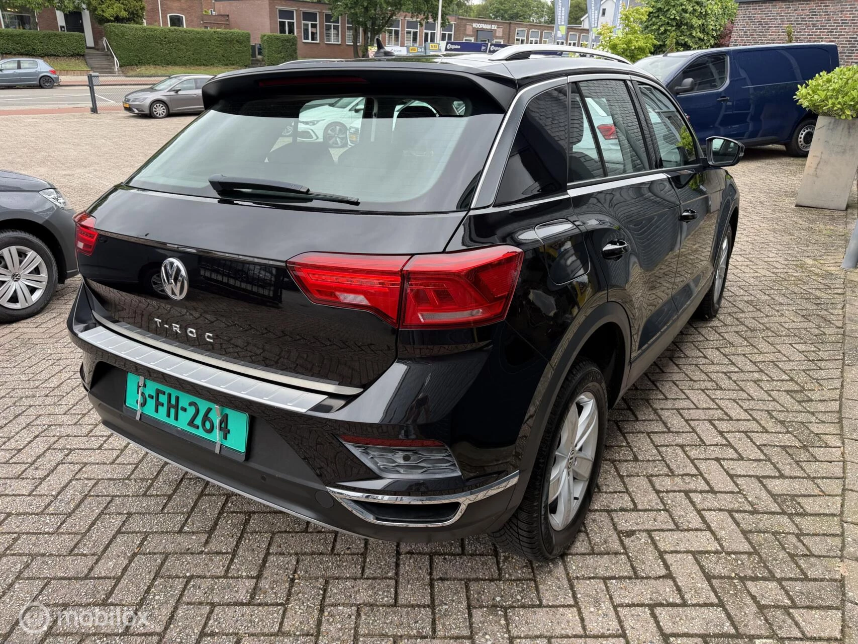 Volkswagen T-Roc 2017 - 1.0 TSI Style 12-2017 162.000 km Airco PDC afbeelding 5