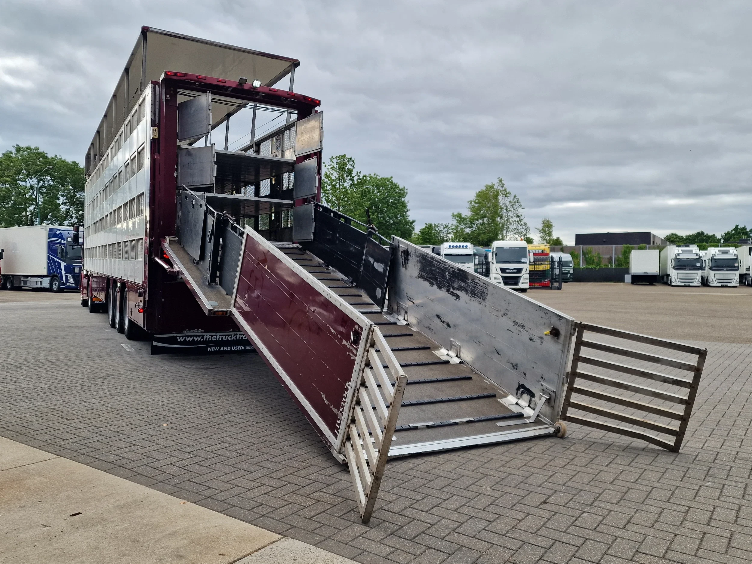 CUPPERS 2013 - 4 stock - new TUV - type 2 - lifting floors - lift / ramp afbeelding 25