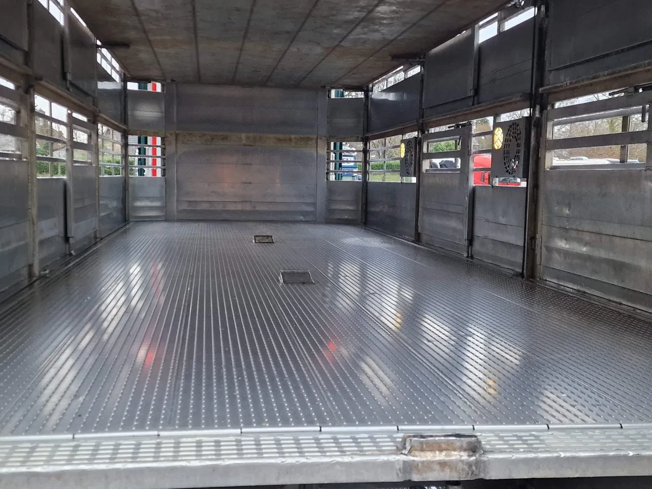 CUPPERS LVA 10-10 AL 2009 - 3 deck livestock trailer - BPW Axle - Folding roof изображение 31