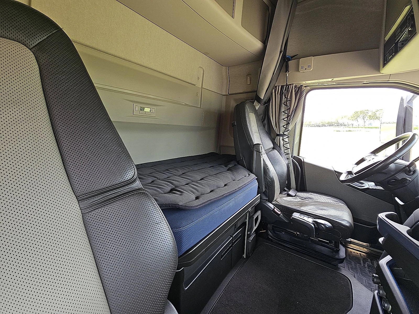 Volvo FH 2022 - 460 image 15