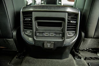 Dodge Ram 1500 2024 - 5.7 V8 4x4 Crew Cab Laramie obrazek 8