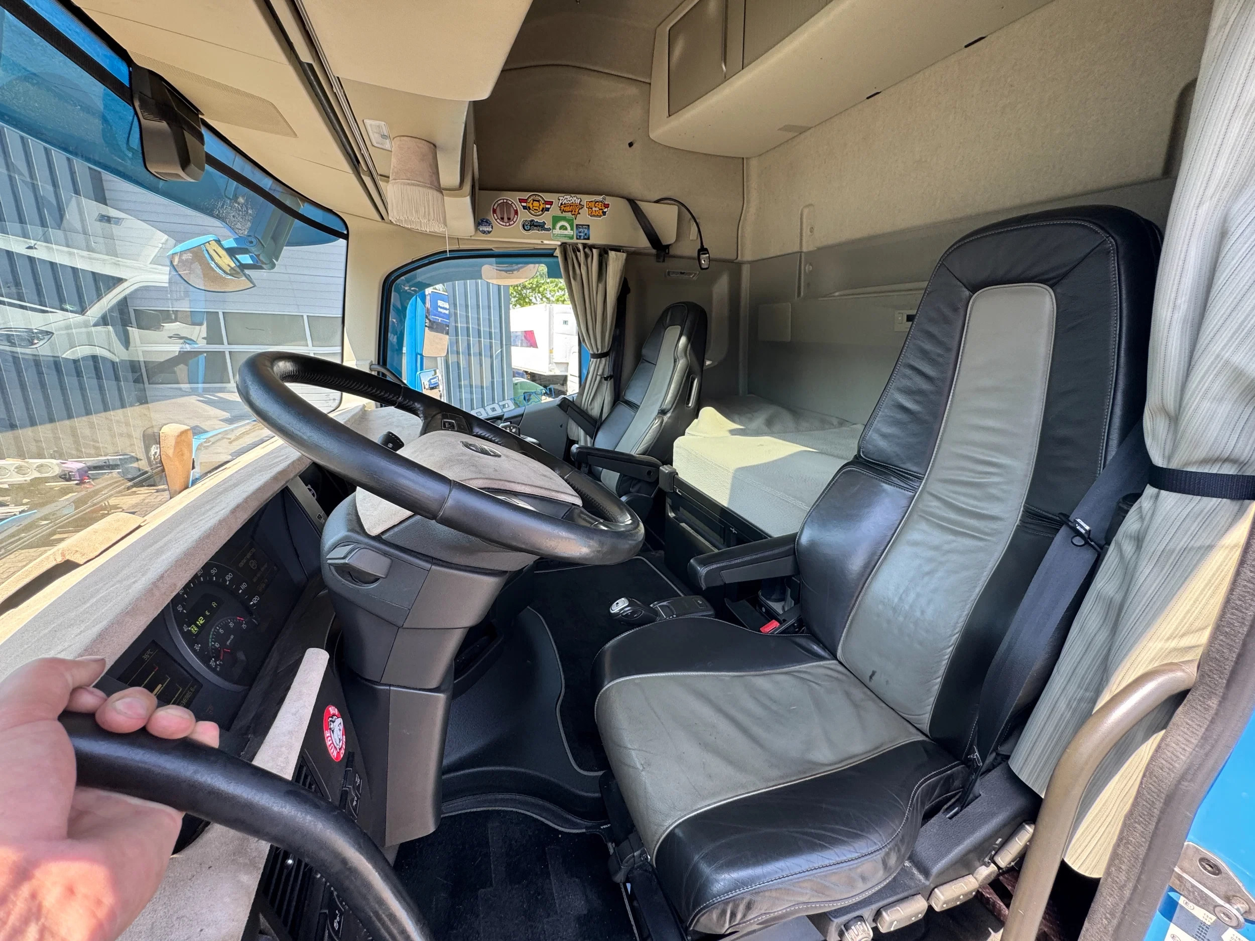 Volvo FH 2020 - 540 6x2 Chassis Retarder WB 4.80 Full Air Euro 6D obrázek 16