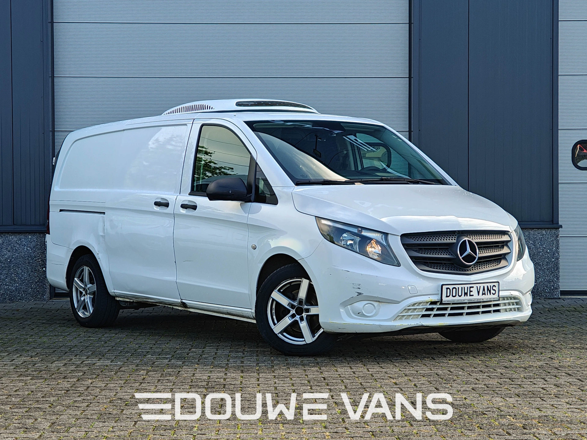Mercedes-Benz Vito 2017 - L2 114 Koel-vries wagen Dag &Nacht Camera Airco Bluetooth afbeelding 1