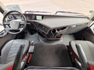 Volvo FH 2019 - 13.460 Globetrotter 4x2 - ADR - Chassis cover - Alloy - Navi image 12