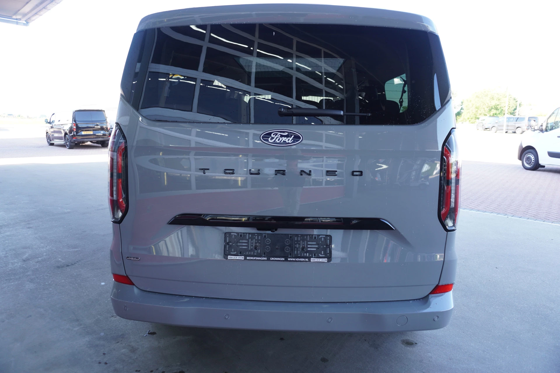 Ford Transit Custom 2026 - 340L 2.5 PHEV 233PK L2H1 Titanium X 8 Persoons PHEV Automaat obrázek 6