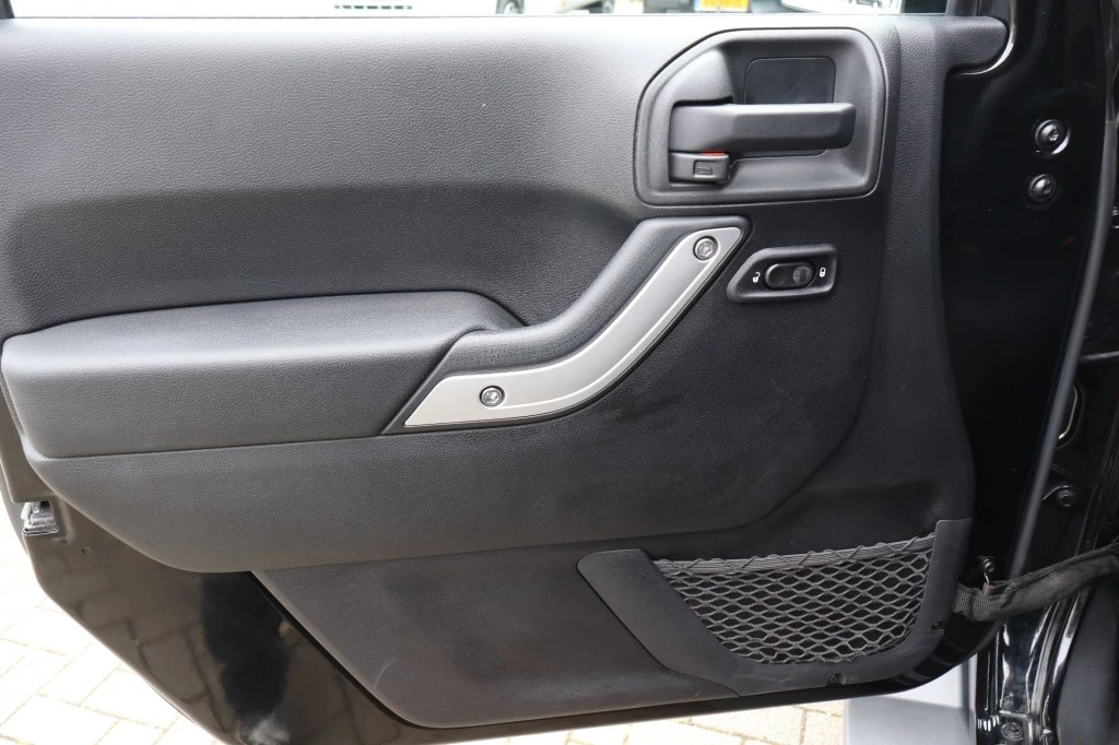 Jeep Wrangler 2011 - 3.8i V6 4x4 JK 2 drs / Automaat / Hardtop / Trekhaak afbeelding 37