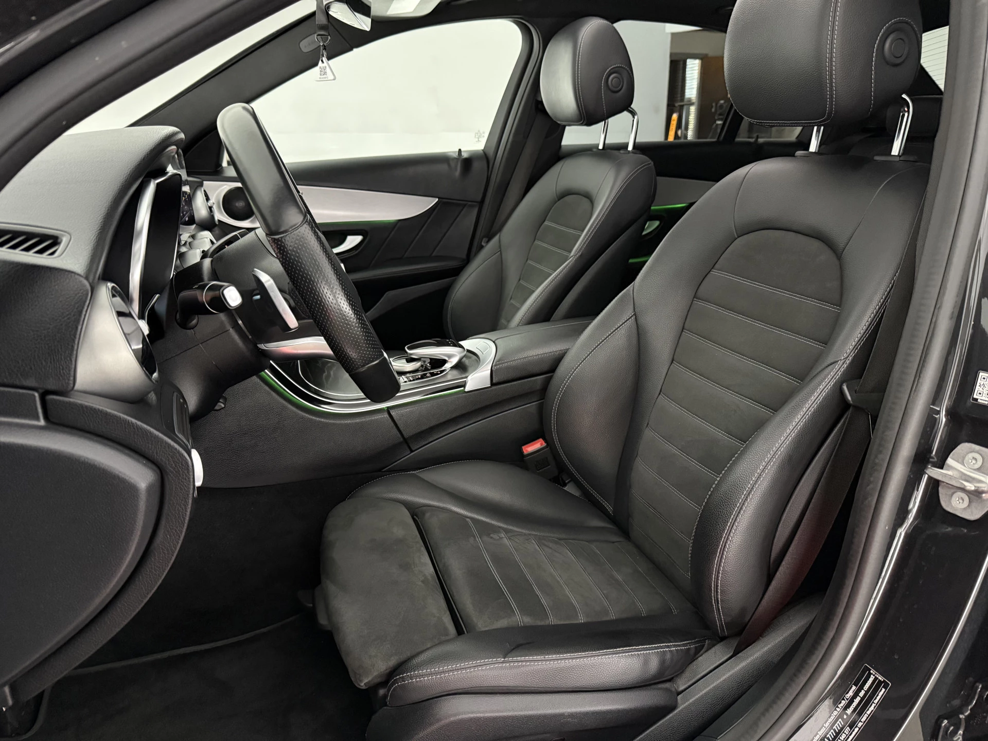 Mercedes-Benz C-Klasse 2021 - 300 e Business Solution AMG Limited 320PK afbeelding 16