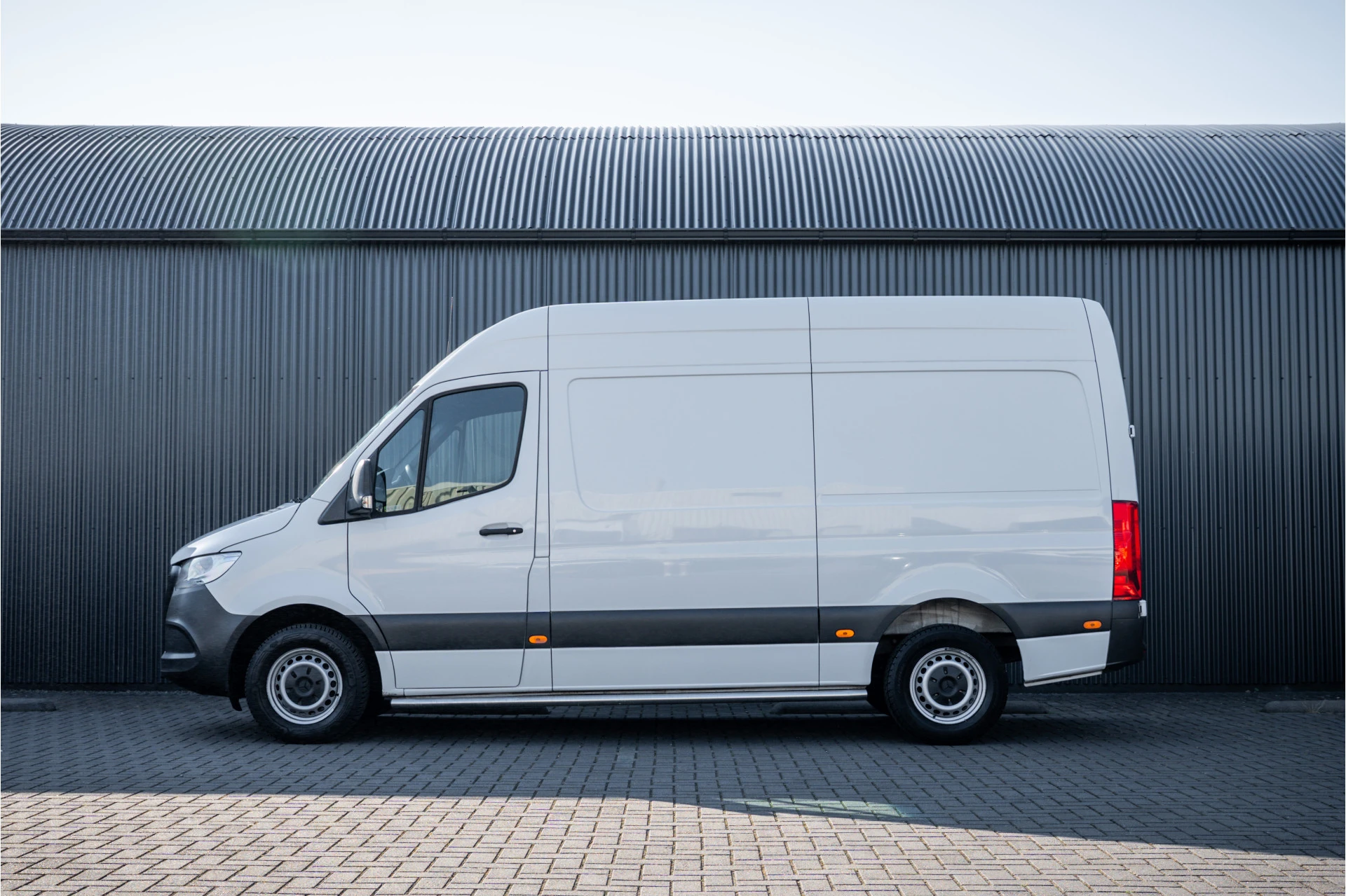 Mercedes-Benz Sprinter 2021 - 311 CDI RWD L2H2 | Volledig Ingericht | Mbux | Camera | Climatronic afbeelding 5