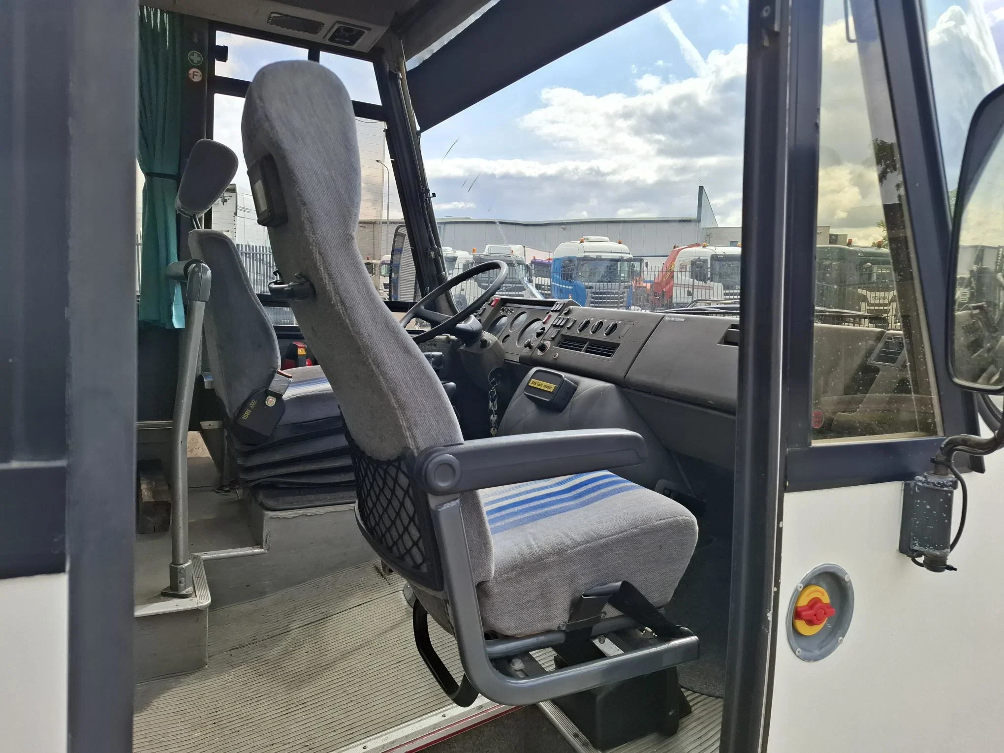 Mercedes-Benz 1991 - 814 D / 317828 KM / 23 PERSONS / FULL-STEEL / PARKHEAT+COOL / DOUBLE AIR REAR / AIRCO / MANUAL / 1991 afbeelding 15