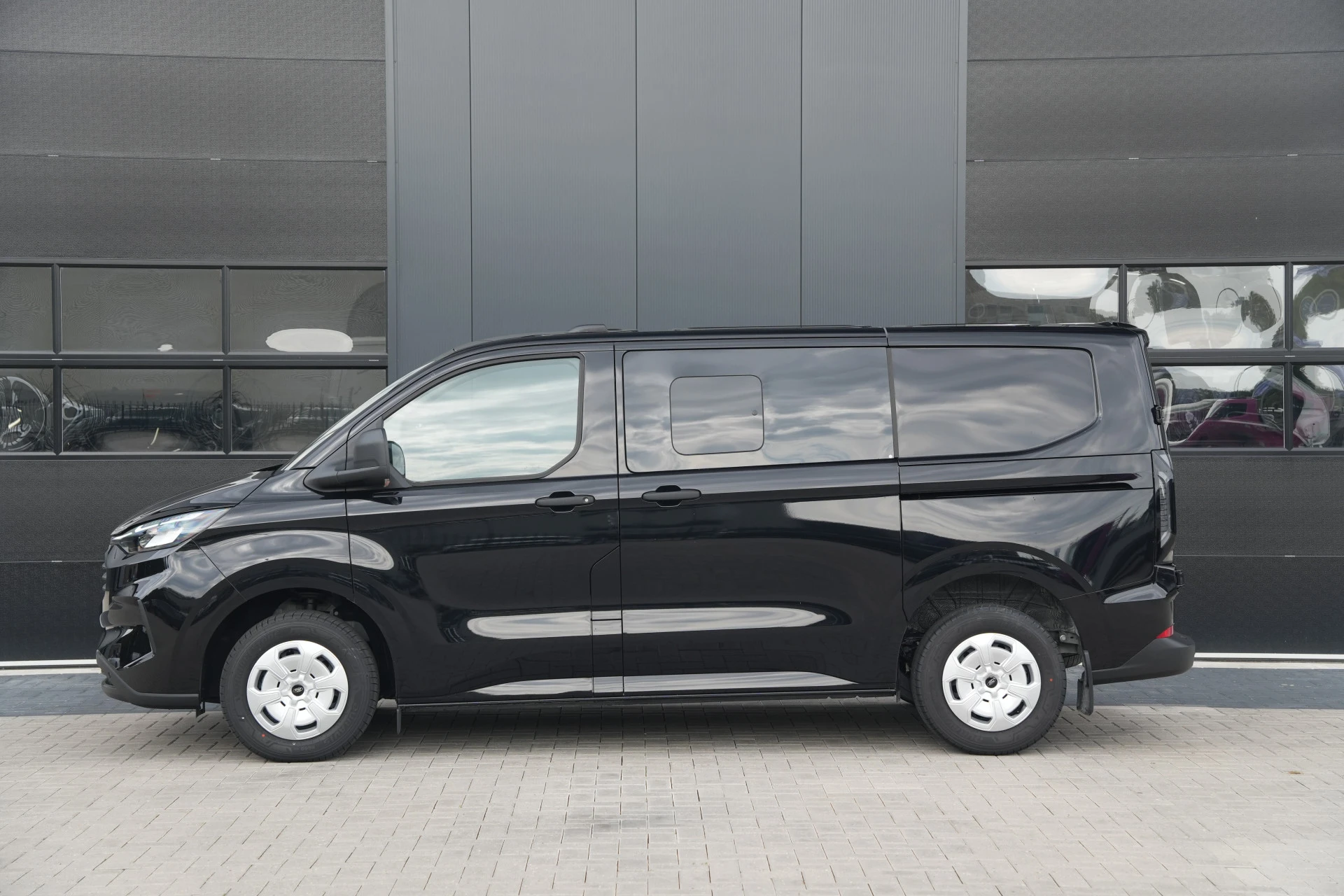 Ford Transit Custom 2025 - 320 2.0 TDCI L1H1 Trend DC 136pk - INCLUSIEF BPM - 2x Schuif - Stoel/stuurverwarming - Cruise - Navi - Camera - Rijklaar immagine 10