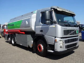 Volvo FM 9 2002 - 18600 LITER FEULTANK,4 COMPARTMENTS te koop