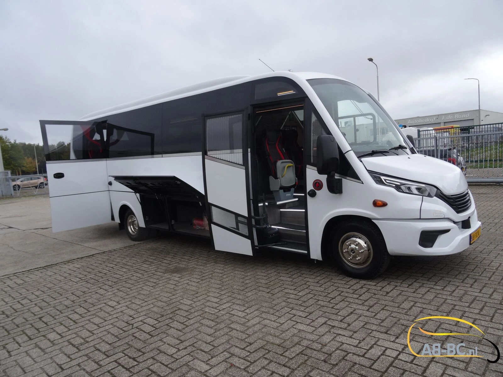 Iveco Aveuro Tourna 35 Seats EURO 6 2 Units Available afbeelding 4