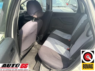 Ford Focus 2006 - Wagon 1.6-16V Ambiente obrazek 5