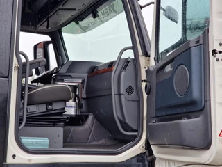 Volvo FH 2013 - 13.460 Globetrotter XL 6x2 - Box with side doors - Loadlift + Kelberg trailer 2012 with loadlift afbeelding 63