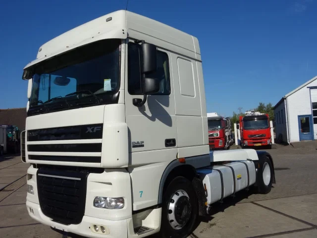 DAF XF 105.460 2012 - intarder airco,manual gearbox afbeelding 1