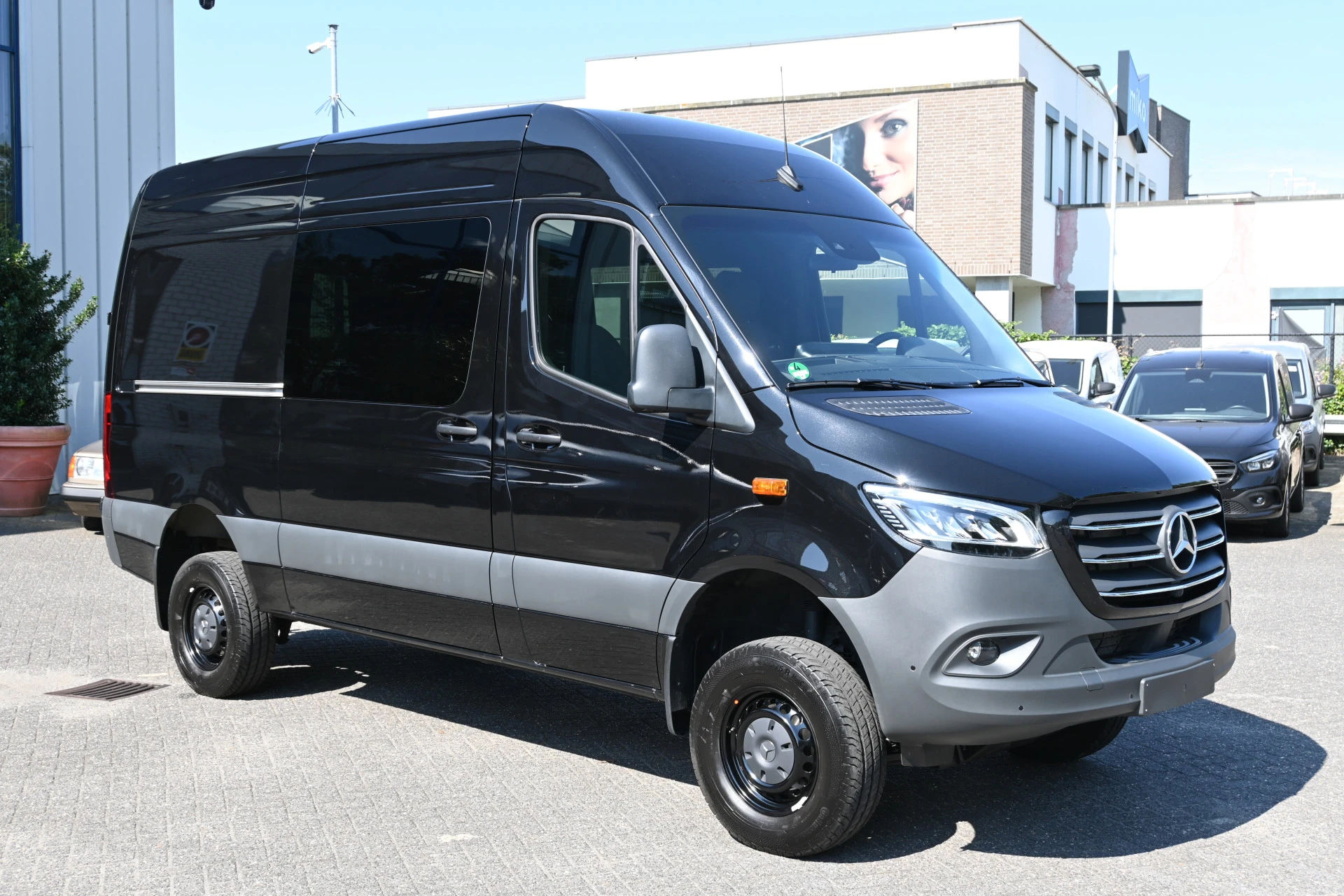 Mercedes-Benz Sprinter 2024 - 319 CDI 4x4 L2H2 AWD obrázek 11