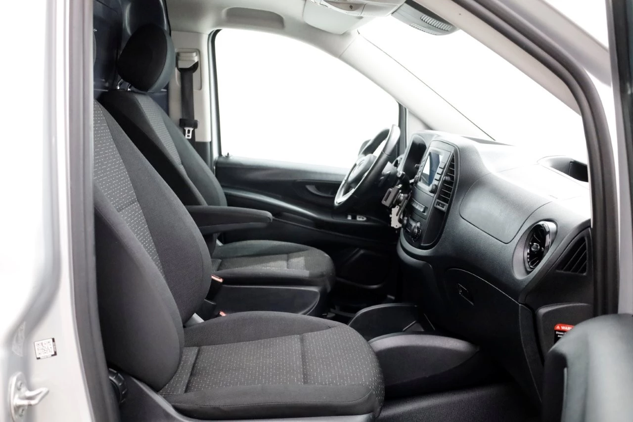Mercedes-Benz Vito 2022 - 114 CDI 136pk Compact 9G Automaat 2x Schuifdeur/LED/Camera/Inrichting 11-2022 image 3