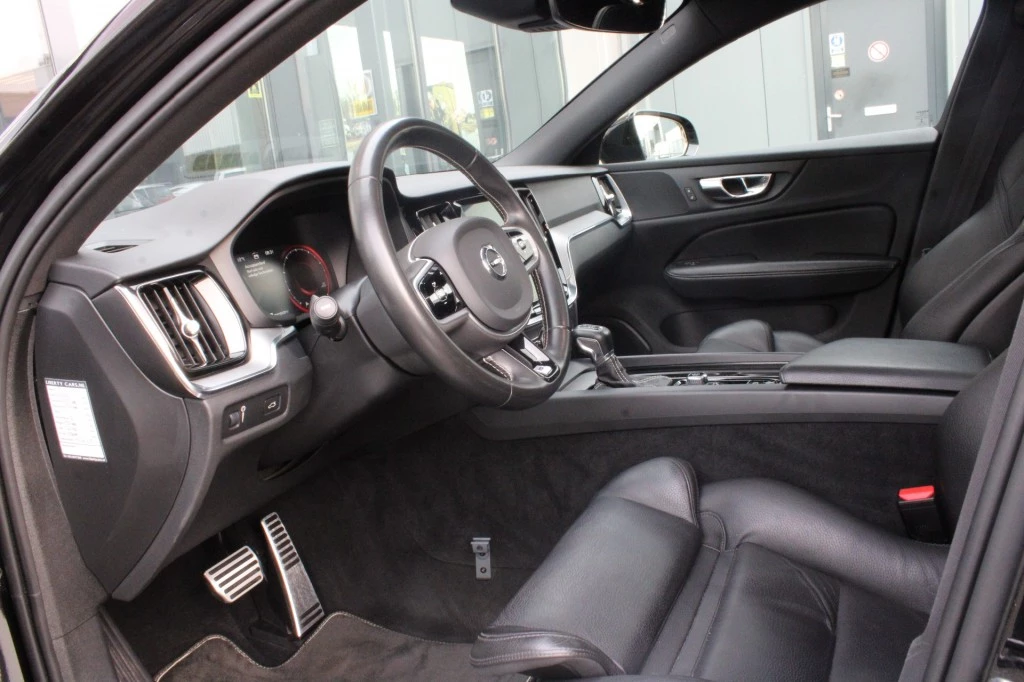 Volvo V60 2020 - 2.0 T5 R-DESIGN / Panorama dak / 250 PK Bild 20