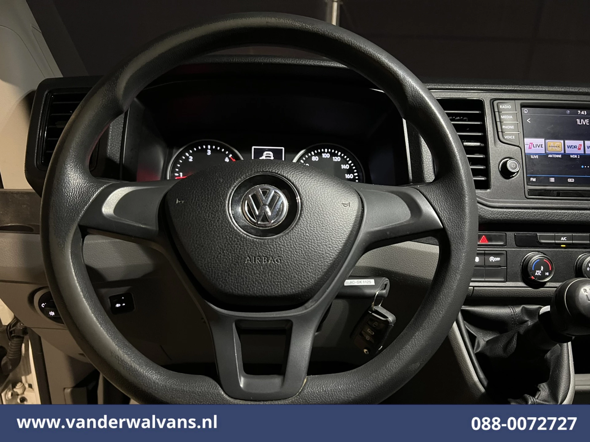 Volkswagen Crafter 2019 - 2.0 TDI 140 pk L3H3 L2H2 Euro6 Airco | Camera | Navigatie | Apple Carplay | Massagestoel image 16