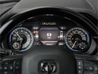 Dodge Ram 1500 2022 - 5.7 V8 4x4 Crew Cab Limited Night immagine 36
