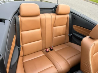 BMW 1 Series 2011 - Cabrio 118i Executive Automaat ,leer,trekh,boekjes imagem 7