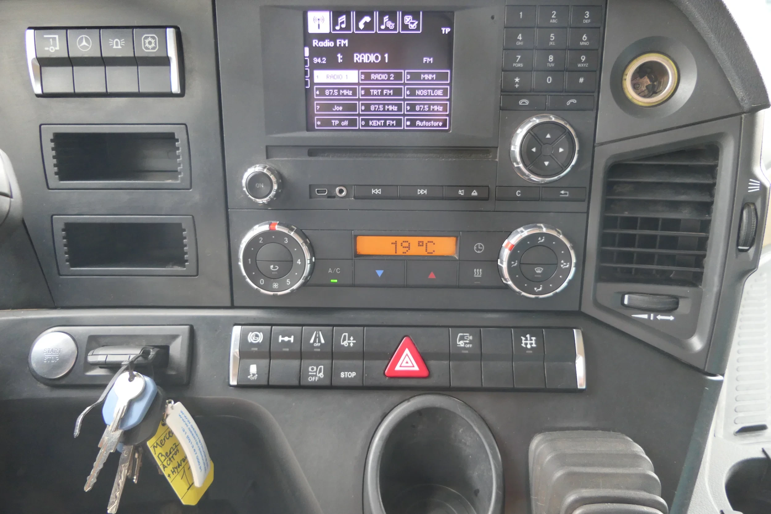 Mercedes-Benz Actros 2019 - 1945 | Hydraulic | Retarder | 521089Km | 2019 | Smart Tacho 2 | Stand Klima | Euro6 | TUV/MOT/APK 02-2027 | Belgium Truck afbeelding 33