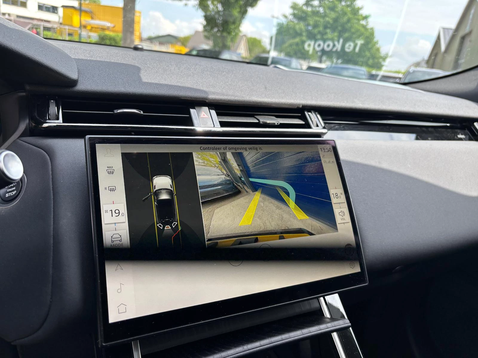 Land Rover Range Rover Velar 2024 - 2.0 P400e R-Dynamic afbeelding 10