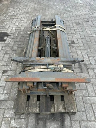Still - heftruk mast image 2 thumbnail