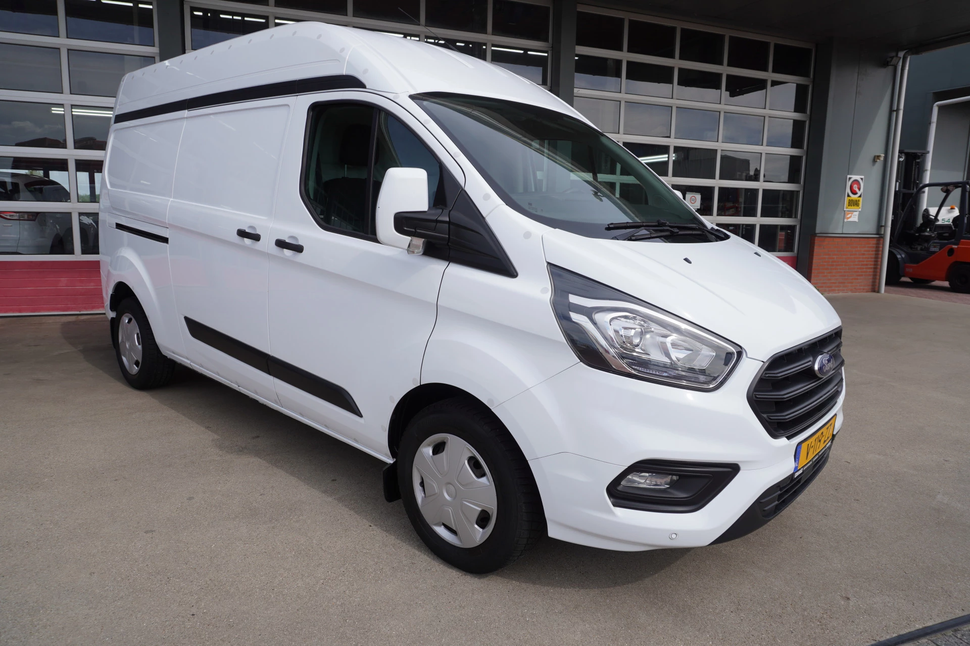 Ford Transit Custom 2019 - 320 2.0 TDCI L2H2 Trend obrázek 1