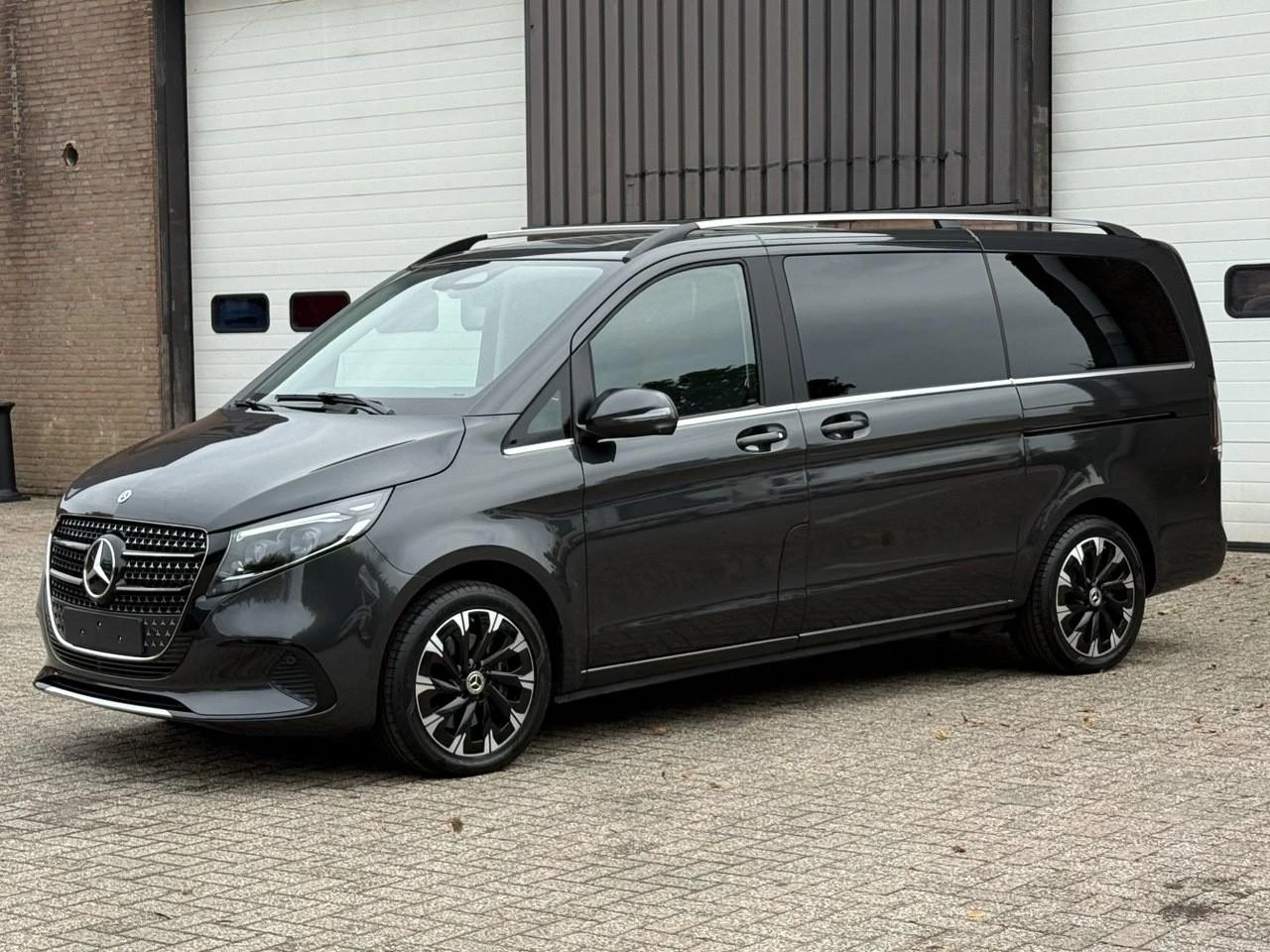 Mercedes-Benz V-Class 2025 - V250 immagine 1