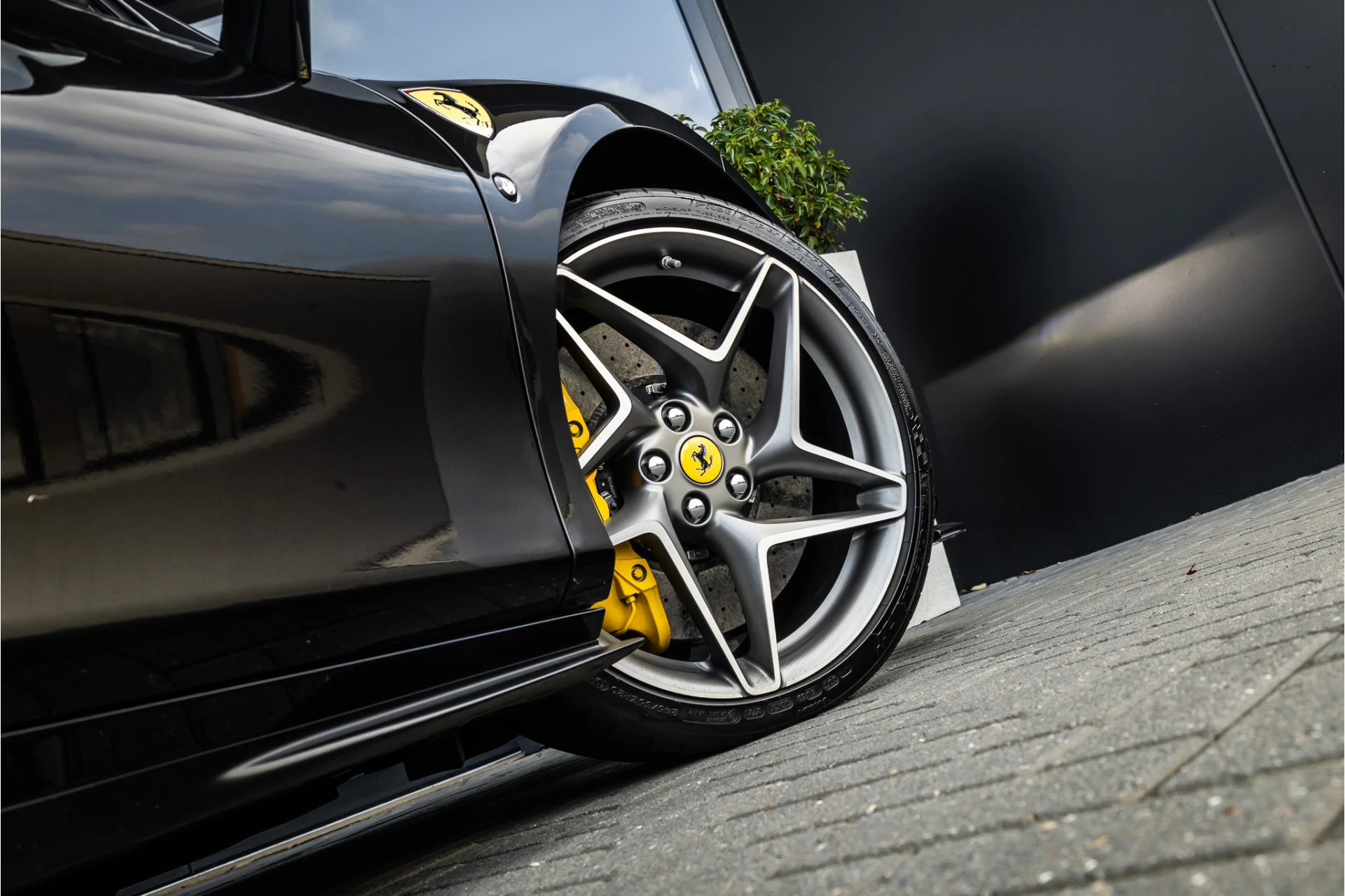 Ferrari F8 Spider 2022 - 3.9 V8 HELE obrázek 30