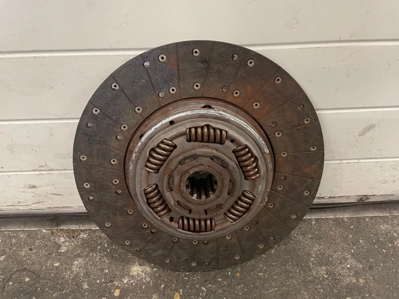 MAN - 81.30301-0671 SACHS CLUTCH PLATE D3876 LF imagem 1