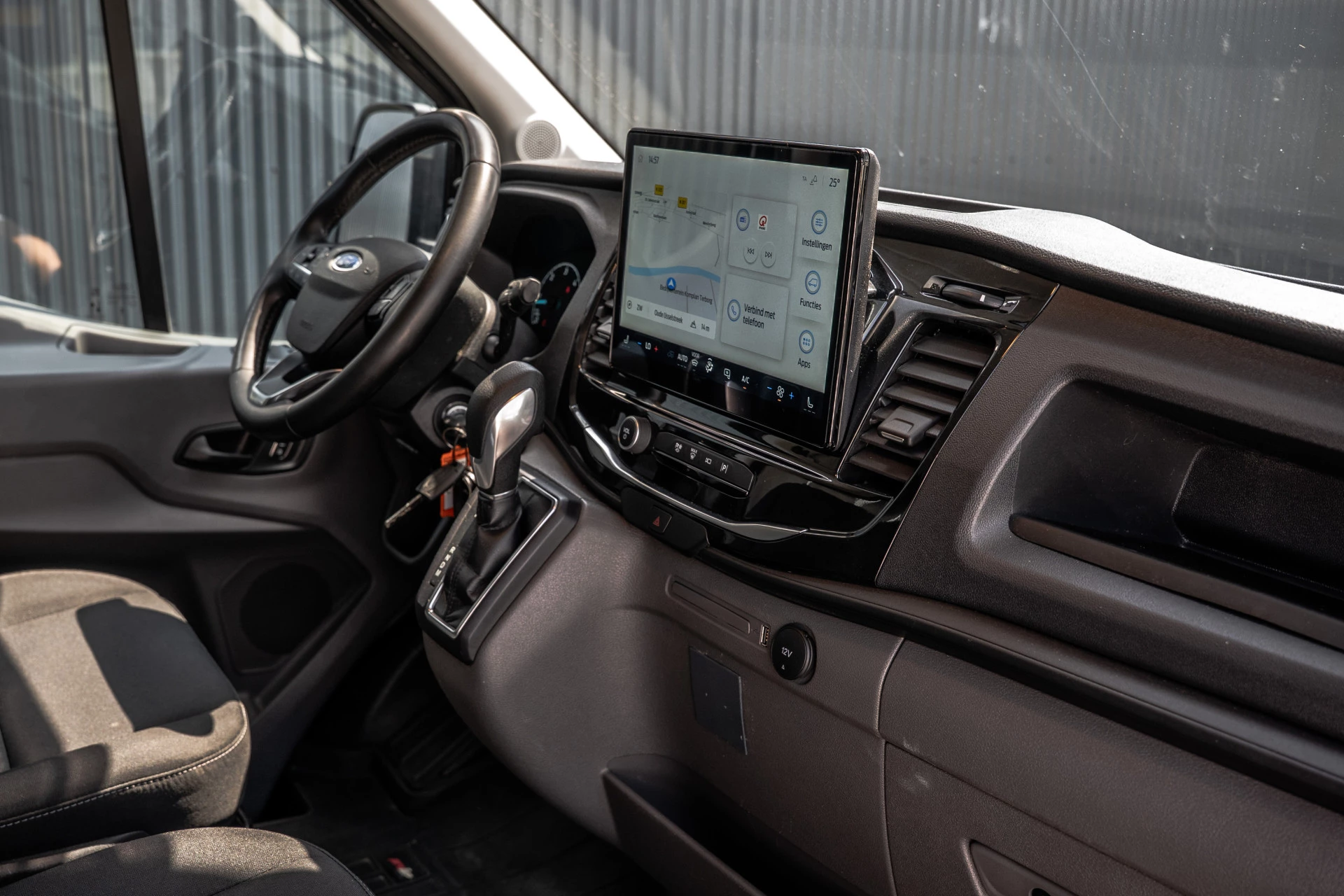Ford Transit 2023 - 2.0 EcoBlue L3H2 | 170 PK | Automaat | Trekhaak 3.5T | 1e Eigenaar | 360° Camera | Carplay | PDC | Trekhaak afbeelding 2