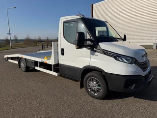 Iveco Daily 2024 - 35S18 Auto/Machine Transport Oprijwagen Automaat Airco Cruisecontrol Trekhaak BPM VRIJ immagine 3