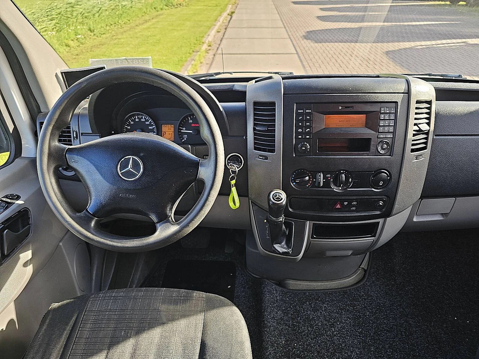 Mercedes-Benz Sprinter 2015 image 8